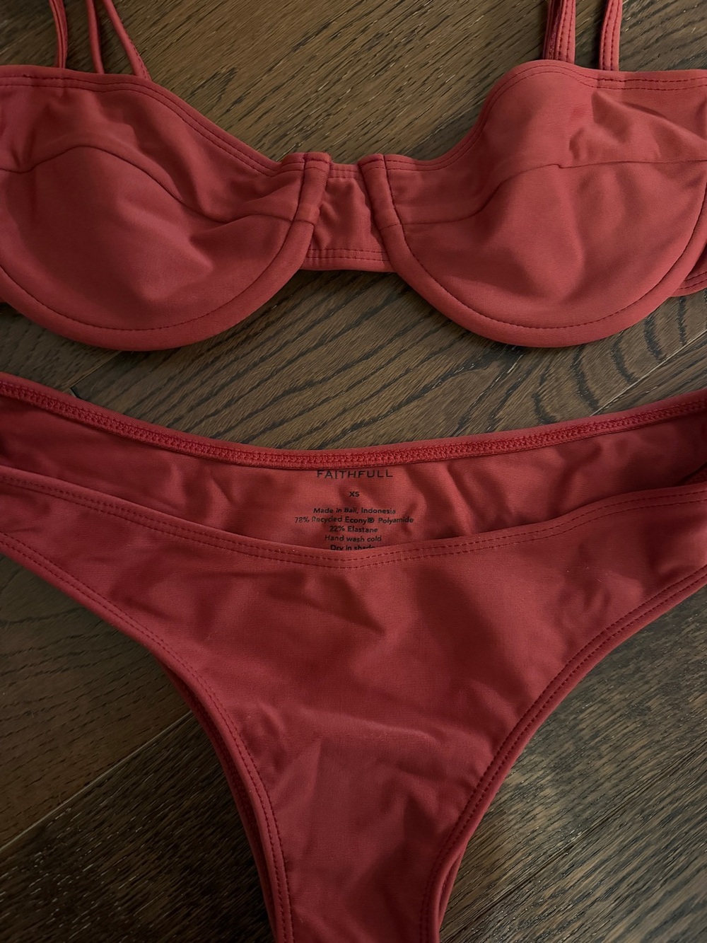 FAITHFULL Bikini Top & Bottom in XS - Picture 3 of 3